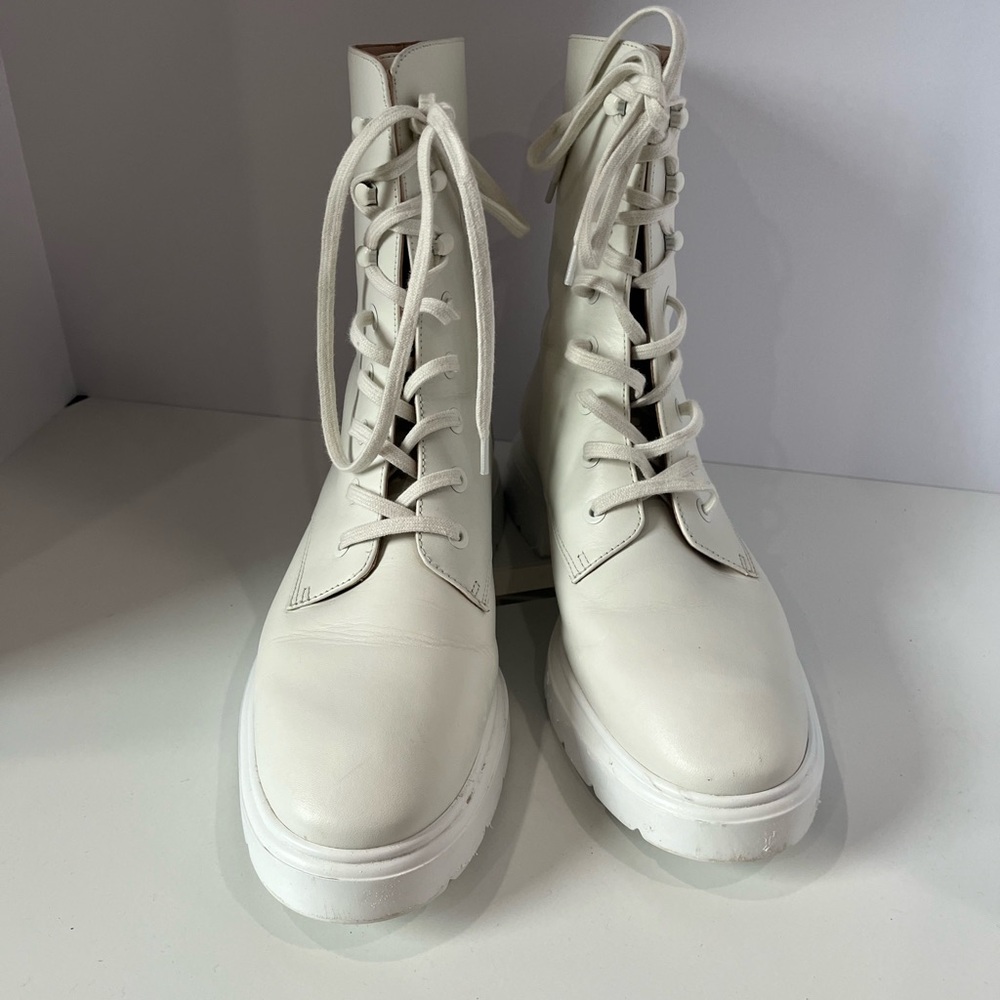 Stuart Weitzman White Leather Boots. Size 7